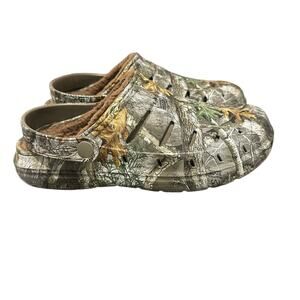 Green and Brown Lined Slip-On Clogs W/ Camouflage Design Size 7
